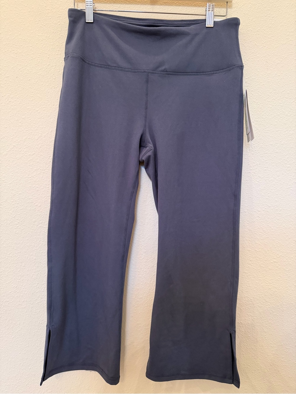 NWT Gaiam The OM Fit Highrise Yoga Capris Odyssey Gray Size Large